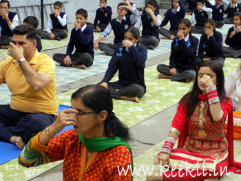 Students of SD School performing Yoga Aasans SD-school-(2)