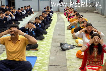 Students of SD School performing Yoga Aasans SD-school-(3)